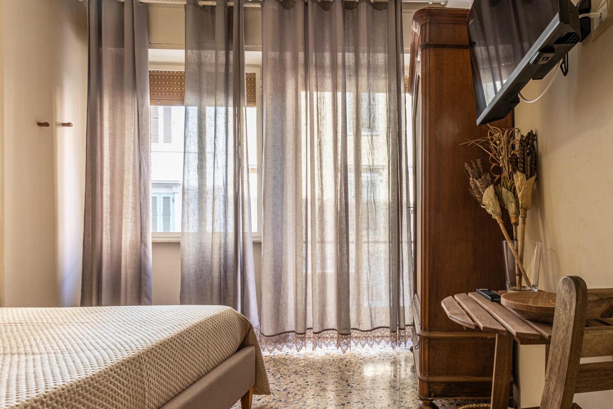 L'Erika In Citta Hotel Livorno Bagian luar foto