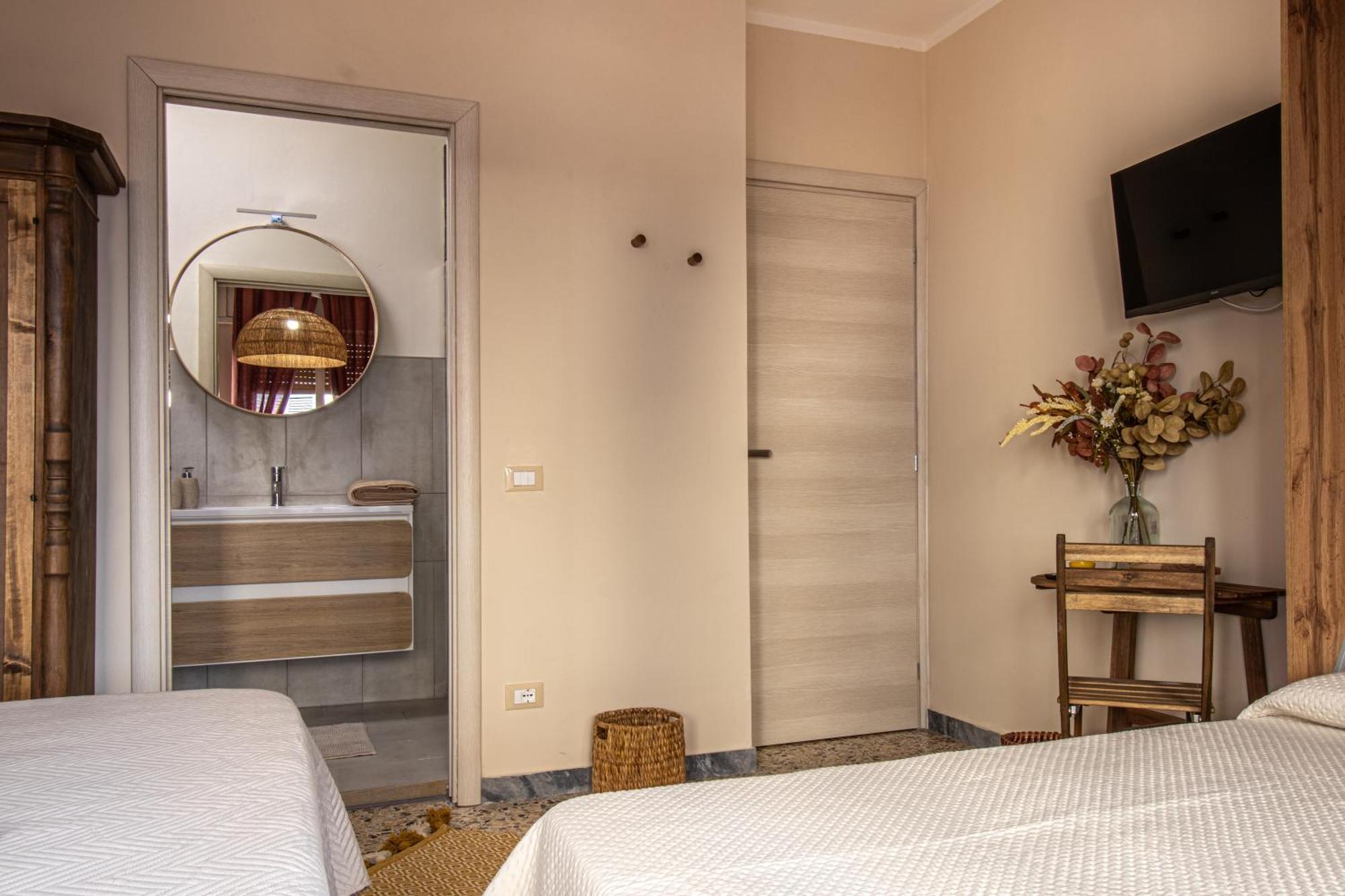 L'Erika In Citta Hotel Livorno Bagian luar foto